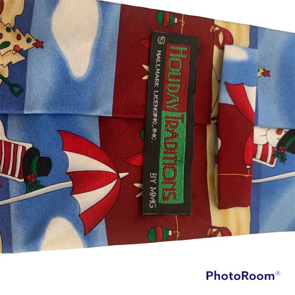 Hallmark Holiday Traditions Christmas Snowman On Beach Red Novelty Silk 58" Tie - Picture 5 of 6
